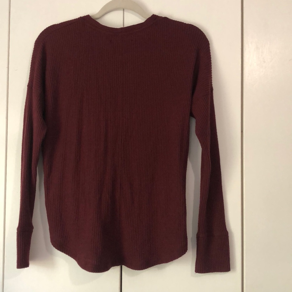Abercrombie and Fitch Cozy Toe Front Button Up Top - Picture 6 of 7